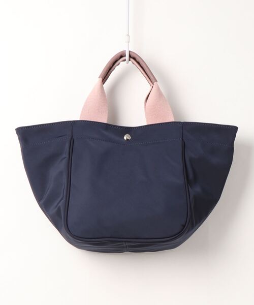 cache cache(カシュ カシュ)の「カシュカシュ cachecache / 多ポケットパイピングトートバッグS(トートバッグ・レディース・ネイビー/グレー/ブラック/ベージュ/レオパード/ゼブラ・FREE)」の4枚目の写真