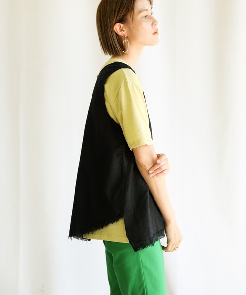 select MOCA（セレクトモカ）の「2021 SS カットオフデザインリネンノースリーブトップス（タンクトップ・レディース・ブラック/ブラウン/アイボリー・FREE）」の3枚目の写真