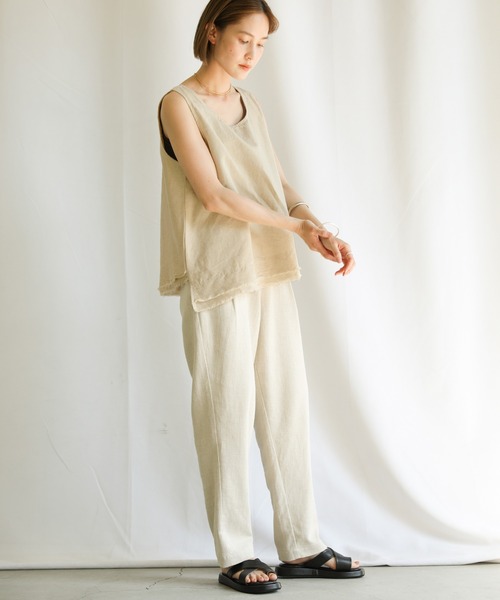 select MOCA（セレクトモカ）の「2021 SS カットオフデザインリネンノースリーブトップス（タンクトップ・レディース・ブラック/ブラウン/アイボリー・FREE）」の10枚目の写真