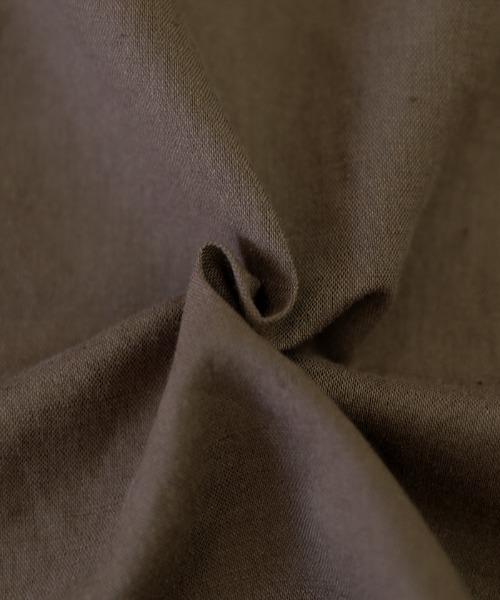 select MOCA（セレクトモカ）の「2021 SS カットオフデザインリネンノースリーブトップス（タンクトップ・レディース・ブラック/ブラウン/アイボリー・FREE）」の5枚目の写真