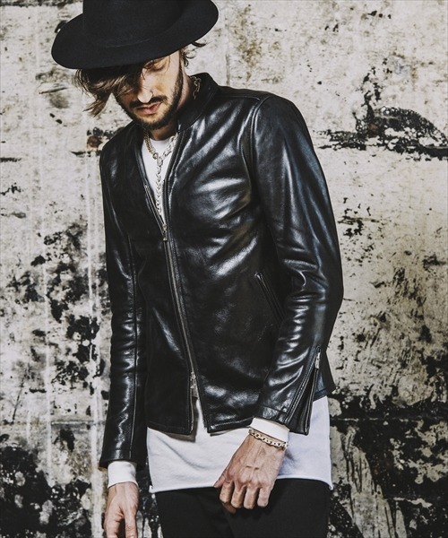 NO ID.(ノーアイディ)の「【NO ID.】Cow Leather V Neck Single Riders Jacket / カウ レザー V ネック シングル ライダース ジャケット(ライダースジャケット・メンズ・ブラック/ワイン/ブラウン・2/3/1)」の2枚目の写真