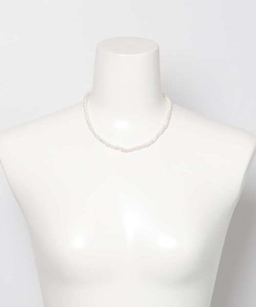 URBAN RESEARCH DOORS（アーバンリサーチドアーズ）の「淡水パールマンテルネックレス（ネックレス・レディース・ホワイト系その他・ONE）」の3枚目の写真