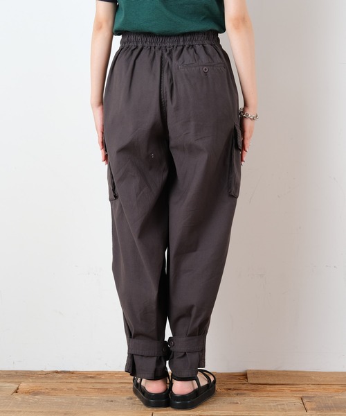 CIAOPANIC TYPY（チャオパニックティピー）の「バックサテンカーゴパンツ（カーゴパンツ・レディース・オフホワイト/チャコールグレー/カーキ・SMALL/MEDIUM）」の12枚目の写真