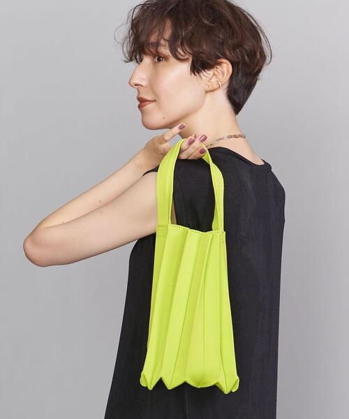 BEAUTY&YOUTH UNITED ARROWS(ビューティーアンドユースユナイテッドアローズ)の「BY ニットプリーツ バッグ◆(トートバッグ・レディース・ピンク/ライム・FREE)」の2枚目の写真