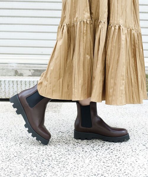 SHIPS（シップス）の「【WEB限定】サイドゴアブーツ◇（ブーツ・レディース・チャコールグレー/ブラック/ブラウン/サンドベージュ・80/70/60/55）」の4枚目の写真