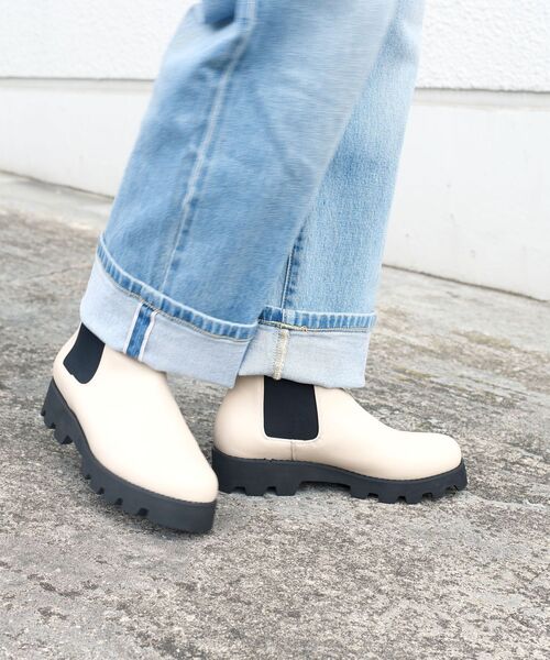 SHIPS（シップス）の「【WEB限定】サイドゴアブーツ◇（ブーツ・レディース・チャコールグレー/ブラック/ブラウン/サンドベージュ・80/70/60/55）」の15枚目の写真