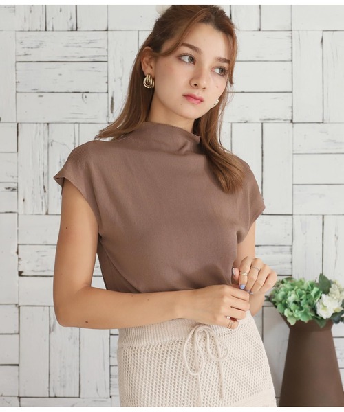 CHILLE（チル）の「プチハイネックシンプルプルオーバ（Tシャツ/カットソー・レディース・ホワイト/ブラック/ピンク/グレイッシュベージュ・FREE）」の3枚目の写真