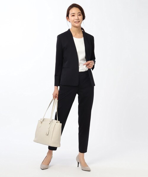 UNTITLED（アンタイトル）の「◆【洗える・消臭・UV・接触冷感】ネオカトレアテーパードパンツ（スーツパンツ・レディース・ブラック/ダークネイビー/グレー系その他6・02/01/03）」の7枚目の写真