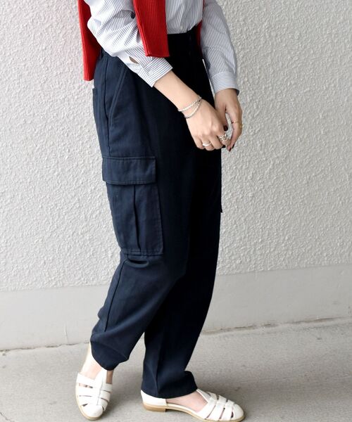 SHIPS any（シップス エニィ）の「SHIPS any:〈ウォッシャブル〉モールスキン カーゴポケットパンツ◇（カーゴパンツ・レディース・ネイビー/ライトグリーン/ナチュラル・40/38/36）」の3枚目の写真