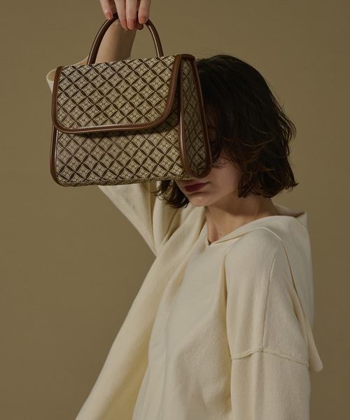 natural couture（ナチュラルクチュール）の「トップハンドルレトロバッグ（ショルダーバッグ・レディース・ブラック/ライトベージュ/その他1・FREE）」の3枚目の写真