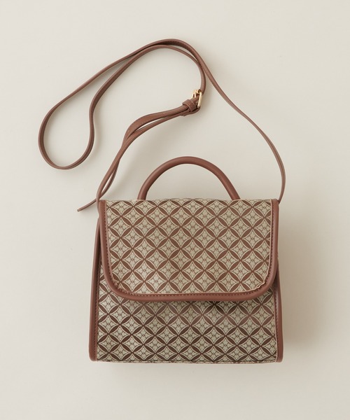 natural couture（ナチュラルクチュール）の「トップハンドルレトロバッグ（ショルダーバッグ・レディース・ブラック/ライトベージュ/その他1・FREE）」の4枚目の写真