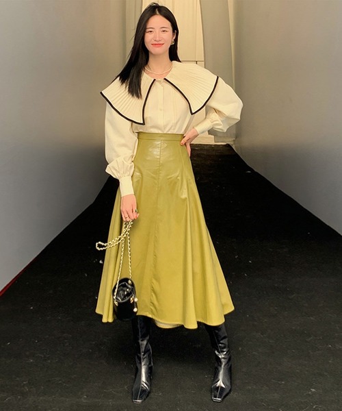 Leja(レジャ)の「レザーAラインロングスカート(スカート・レディース・ブラック/グリーン/モカ・SMALL/MEDIUM)」の1枚目の写真