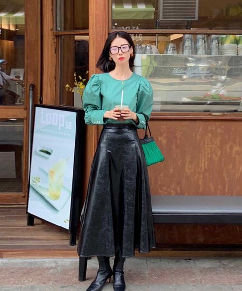 Leja(レジャ)の「レザーAラインロングスカート(スカート・レディース・ブラック/グリーン/モカ・SMALL/MEDIUM)」の2枚目の写真