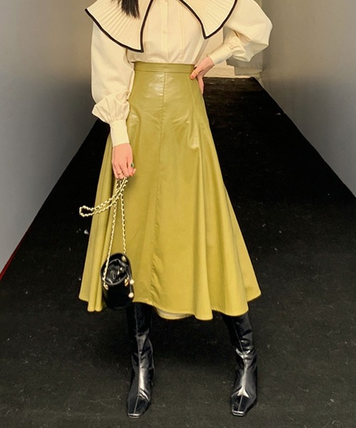 Leja(レジャ)の「レザーAラインロングスカート(スカート・レディース・ブラック/グリーン/モカ・SMALL/MEDIUM)」の10枚目の写真