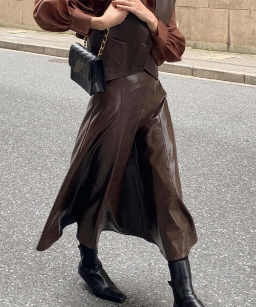Leja(レジャ)の「レザーAラインロングスカート(スカート・レディース・ブラック/グリーン/モカ・SMALL/MEDIUM)」の14枚目の写真