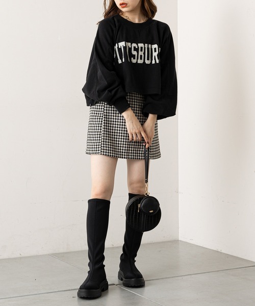 Chico（チコ）の「ショート丈デカロゴカレッジスウェット（スウェット・レディース・ブラック/グレー/グリーン/アイボリー・FREE）」の11枚目の写真