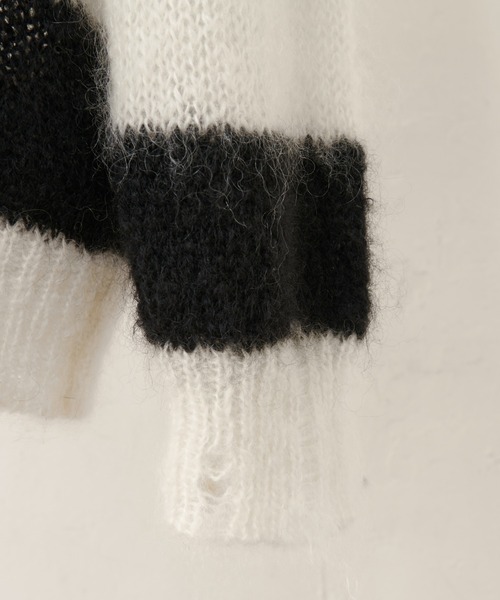 BEARDSLEY（ビアズリー）の「ボーダーの切り替え部分もぼかしたように編みあげたモヘアダメージボーダーニット（ニット/セーター・レディース・ゴールド/ブラック・FREE）」の4枚目の写真