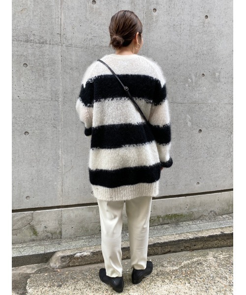BEARDSLEY（ビアズリー）の「ボーダーの切り替え部分もぼかしたように編みあげたモヘアダメージボーダーニット（ニット/セーター・レディース・ゴールド/ブラック・FREE）」の6枚目の写真