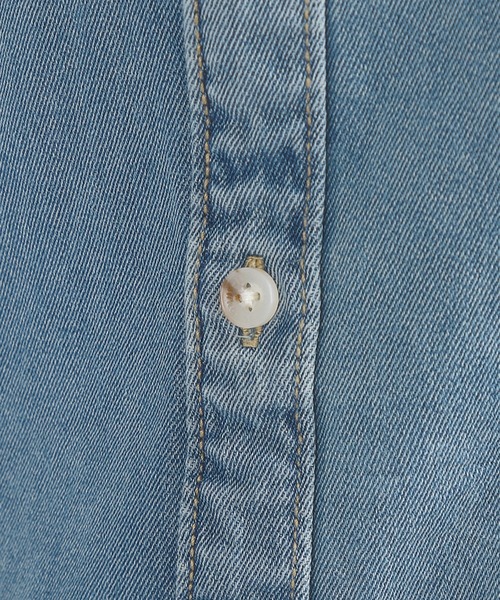 tommy jeans（トミー ジーンズ）の「フラッグロゴデニムシャツ（シャツ/ブラウス・メンズ・ブルー・LARGE/MEDIUM/SMALL/X-LARGE）」の7枚目の写真