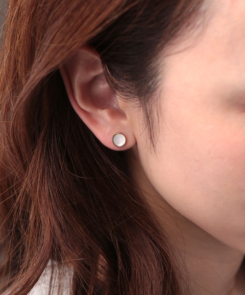 Manon's Selection(マノンズセレクション)の「サークルシェルキャッチピアス(ピアス(両耳用)・レディース・ゴールド/シルバー・ONE SIZE)」の7枚目の写真