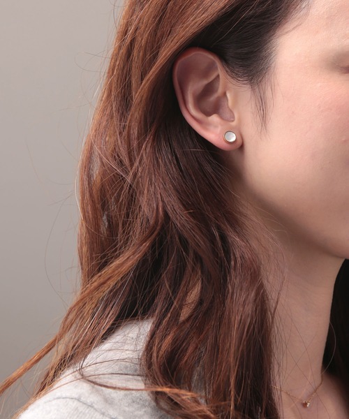 Manon's Selection(マノンズセレクション)の「サークルシェルキャッチピアス(ピアス(両耳用)・レディース・ゴールド/シルバー・ONE SIZE)」の8枚目の写真