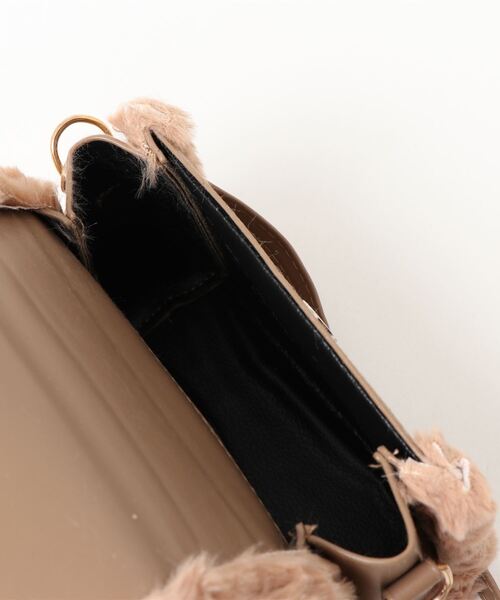 LUGG NAGG(ラグナグ)の「フェイクムートン風ショルダーバッグ(ショルダーバッグ・レディース・ブラック/ブラウン/ベージュ・FREE)」の5枚目の写真