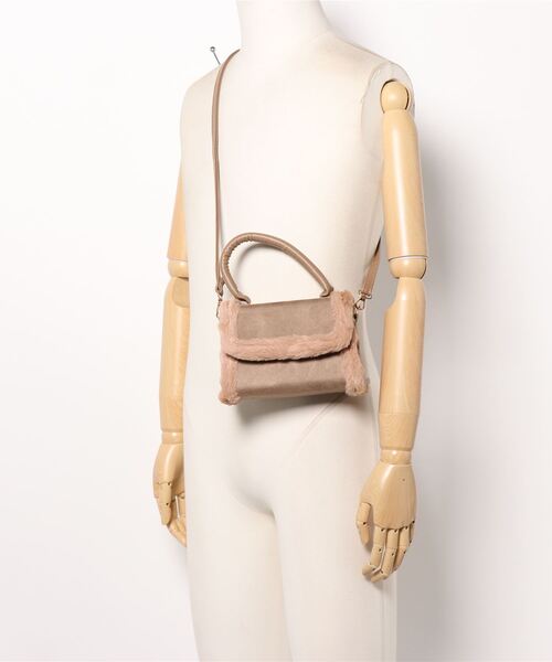 LUGG NAGG(ラグナグ)の「フェイクムートン風ショルダーバッグ(ショルダーバッグ・レディース・ブラック/ブラウン/ベージュ・FREE)」の9枚目の写真