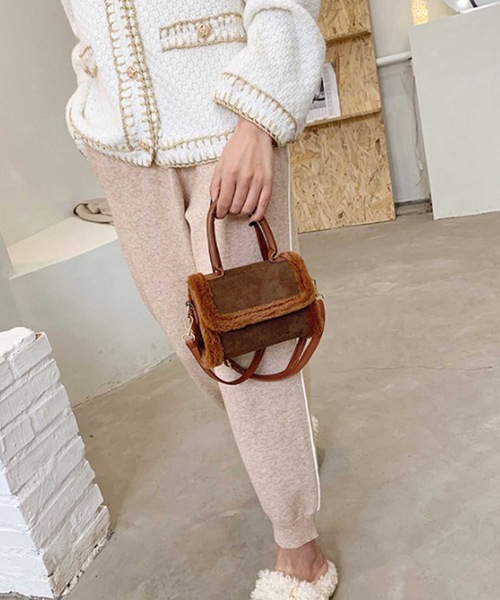 LUGG NAGG(ラグナグ)の「フェイクムートン風ショルダーバッグ(ショルダーバッグ・レディース・ブラック/ブラウン/ベージュ・FREE)」の12枚目の写真
