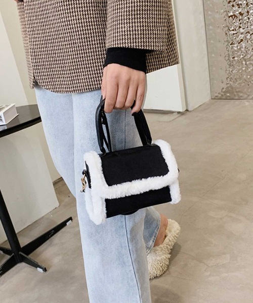 LUGG NAGG(ラグナグ)の「フェイクムートン風ショルダーバッグ(ショルダーバッグ・レディース・ブラック/ブラウン/ベージュ・FREE)」の8枚目の写真