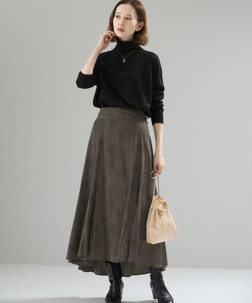 URBAN RESEARCH ROSSO WOMEN（アーバンリサーチ　ロッソ）の「レオパードプリントフレアスカート（スカート・レディース・チャコールグレー/オフホワイト・38/36）」の6枚目の写真