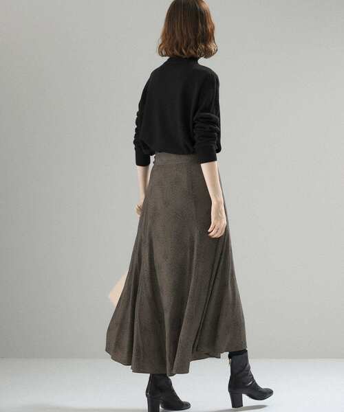 URBAN RESEARCH ROSSO WOMEN（アーバンリサーチ　ロッソ）の「レオパードプリントフレアスカート（スカート・レディース・チャコールグレー/オフホワイト・38/36）」の8枚目の写真