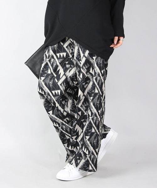 and it_（アンドイット）の「裏起毛プリーツパンツ（その他パンツ・レディース・グリーン/モカ/グレイッシュベージュ/ブラック/ブラック系/チェック/ブラウン系/ベージュ系/ブラウン系その他/チャコール/その他1・L/M）」の11枚目の写真