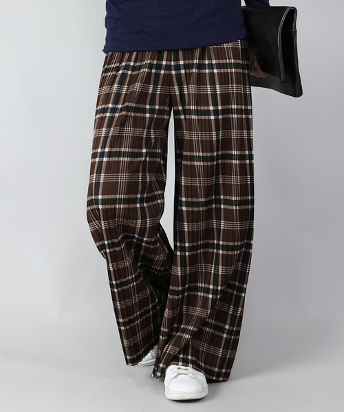 and it_（アンドイット）の「裏起毛プリーツパンツ（その他パンツ・レディース・グリーン/モカ/グレイッシュベージュ/ブラック/ブラック系/チェック/ブラウン系/ベージュ系/ブラウン系その他/チャコール/その他1・L/M）」の6枚目の写真