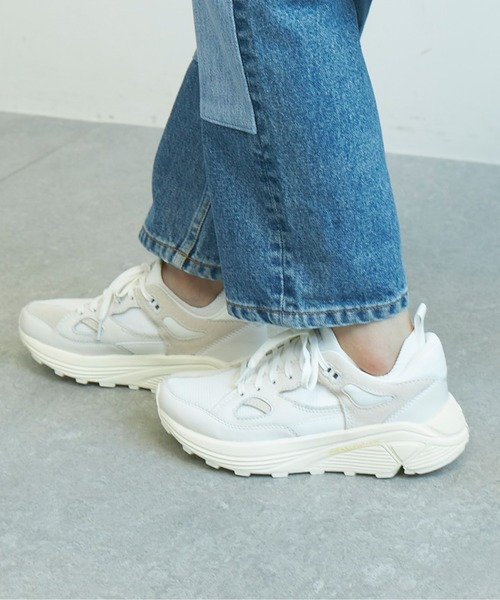 BRAND BLACK(ブランドブラック)の「【BRAND BLACK】スニーカー/AURA(スニーカー・レディース・ホワイト・7/6/8)」の1枚目の写真