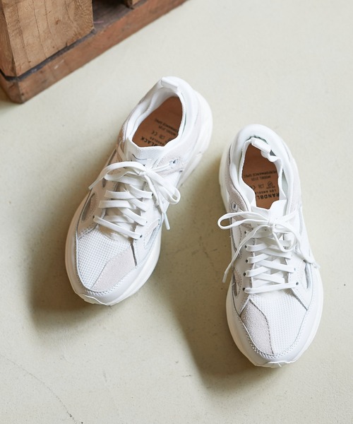 BRAND BLACK(ブランドブラック)の「【BRAND BLACK】スニーカー/AURA(スニーカー・レディース・ホワイト・7/6/8)」の2枚目の写真