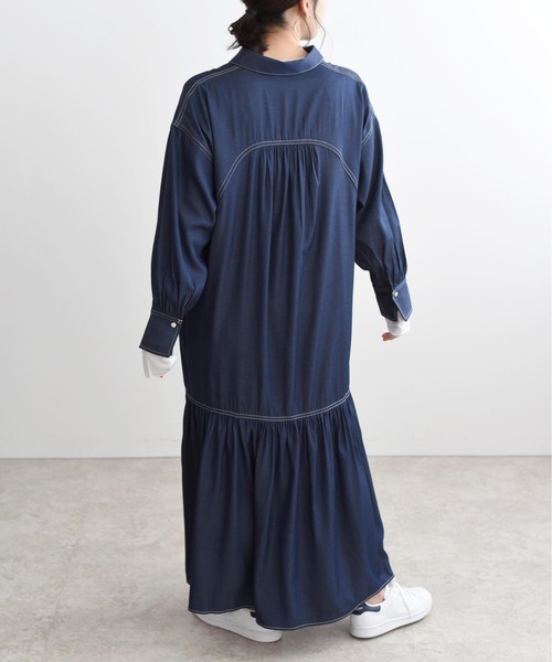 LHELBIE（レルビエ）の「ダンガリーティアードシャツワンピ（シャツワンピース・レディース・インディゴブルー/ブルー/ライトベージュ・M）」の9枚目の写真