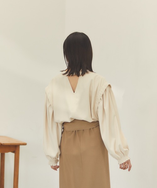 moi tytto（モイテュット）の「2wayボリュームショルダータックブラウス（シャツ/ブラウス・レディース・ブラウン/マスタード/ナチュラル/テラコッタ/ベージュ・FREE）」の9枚目の写真