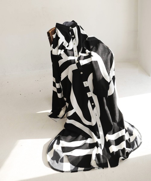 antiqua(アンティカ)の「アート柄シャツワンピース(ワンピース・レディース・ブラック・FREE)」の12枚目の写真