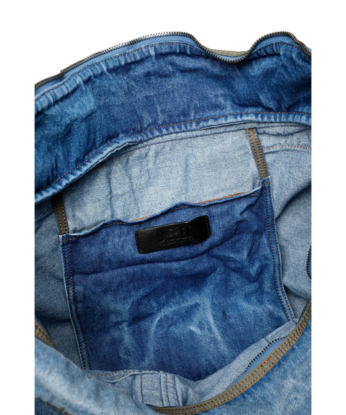 DIESEL(ディーゼル)の「メンズ ストーンウォッシュデニム トートバッグ(トートバッグ・メンズ・インディゴブルー・UNI)」の15枚目の写真