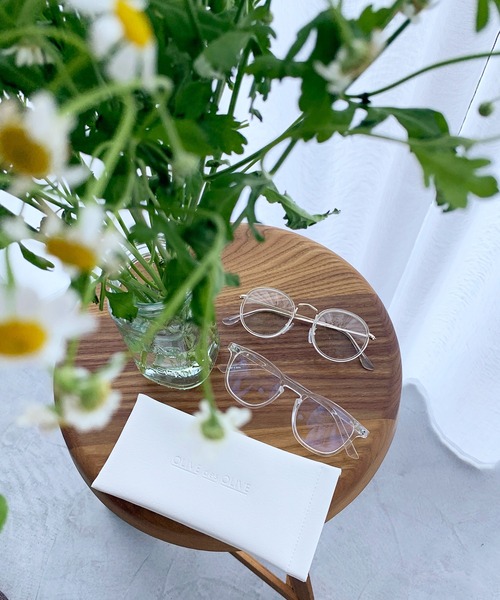 OLIVE des OLIVE（オリーブデオリーブ）の「ゴールド×クリアフレームめがね（メガネ・レディース・オフホワイト・FREE）」の2枚目の写真