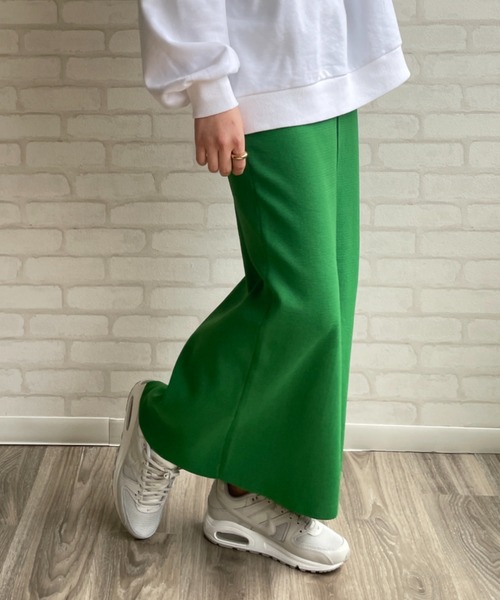 Chiaro(キアロ)の「スリットタイトニットスカート(スカート・レディース・ブラック/レッド/グリーン/グレイッシュベージュ・FREE)」の10枚目の写真