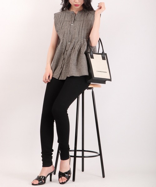 ubasoku（ウバソク）の「ubasoku リネン無地 ノースリーブブラウス（シャツ/ブラウス・レディース・ブラック/チェック/ブラック系その他/ホワイト・FREE）」の5枚目の写真