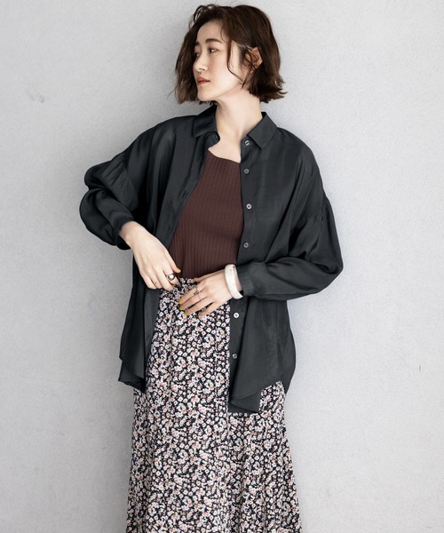 GeeRA（ジーラ）の「バックフリルボリューム袖シアーシャツ（シャツ/ブラウス・レディース・ブラック/ブルー・MEDIUM/LARGE/X-LARGE）」の4枚目の写真