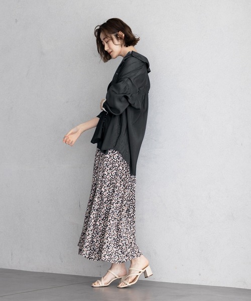 GeeRA（ジーラ）の「バックフリルボリューム袖シアーシャツ（シャツ/ブラウス・レディース・ブラック/ブルー・MEDIUM/LARGE/X-LARGE）」の10枚目の写真