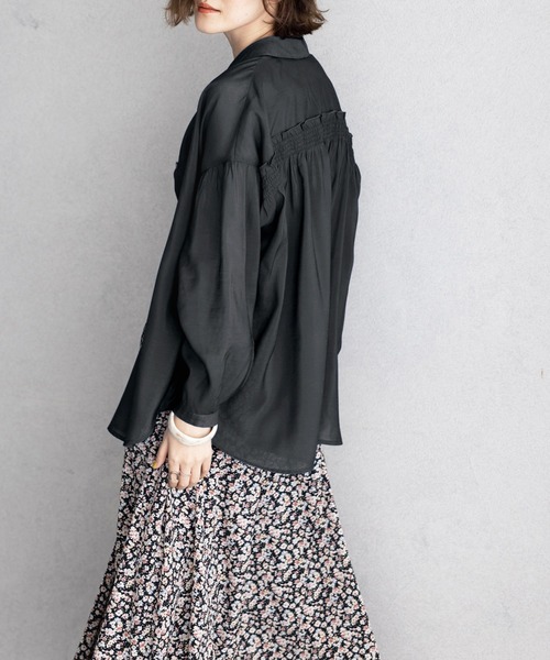 GeeRA（ジーラ）の「バックフリルボリューム袖シアーシャツ（シャツ/ブラウス・レディース・ブラック/ブルー・MEDIUM/LARGE/X-LARGE）」の7枚目の写真