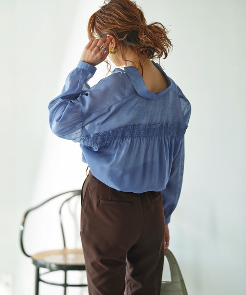 GeeRA（ジーラ）の「バックフリルボリューム袖シアーシャツ（シャツ/ブラウス・レディース・ブラック/ブルー・MEDIUM/LARGE/X-LARGE）」の16枚目の写真