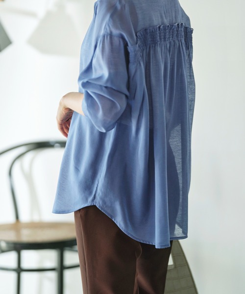 GeeRA（ジーラ）の「バックフリルボリューム袖シアーシャツ（シャツ/ブラウス・レディース・ブラック/ブルー・MEDIUM/LARGE/X-LARGE）」の13枚目の写真