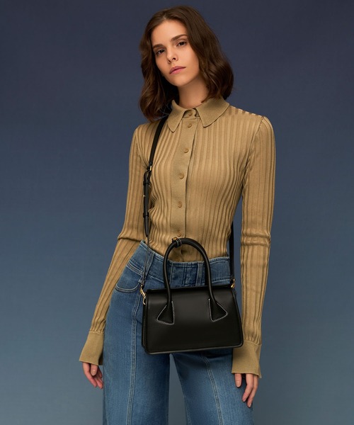 CHARLES & KEITH（チャールズ & キース）の「デイラー ダブルハンドルバッグ / Daylla Double Handle Bag（ハンドバッグ・レディース・ブラック/ネイビー/イエロー系その他2・M）」の8枚目の写真
