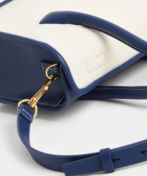 CHARLES & KEITH（チャールズ & キース）の「デイラー ダブルハンドルバッグ / Daylla Double Handle Bag（ハンドバッグ・レディース・ブラック/ネイビー/イエロー系その他2・M）」の16枚目の写真