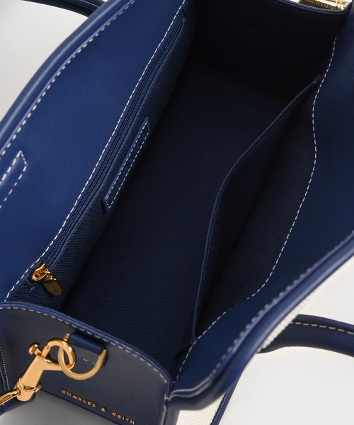 CHARLES & KEITH（チャールズ & キース）の「デイラー ダブルハンドルバッグ / Daylla Double Handle Bag（ハンドバッグ・レディース・ブラック/ネイビー/イエロー系その他2・M）」の17枚目の写真